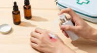This spray-on powder can stop life-threatening bleeding in 1 second